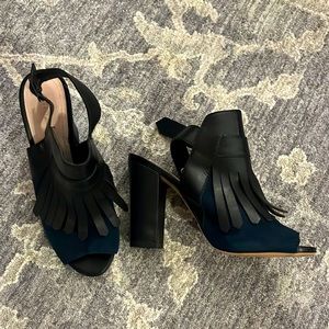 POUR La VICTOIRE • size 8 - Indigo suede w/Black leather fringe heel.